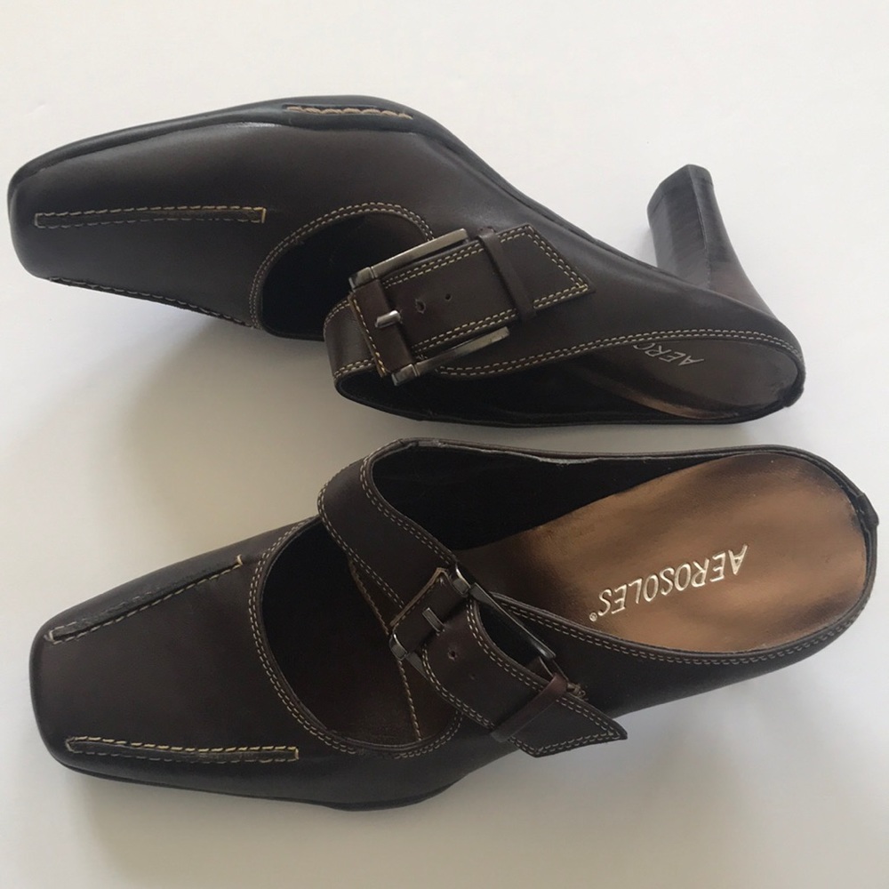 Aerosols closed-toe heels, chocolate brown Size 7